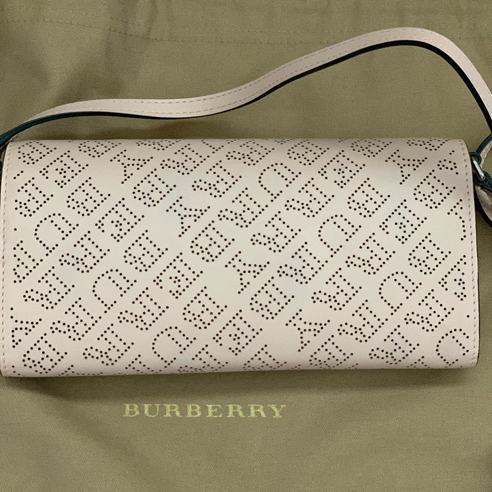 Authentic Burberry bag - Picture 2 of 8